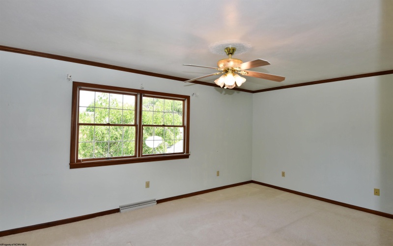 696 Deerfield Drive, Bridgeport, West Virginia 26330, 2 Bedrooms Bedrooms, 5 Rooms Rooms,1 BathroomBathrooms,Single Family Attached,For Sale,Deerfield,10159874