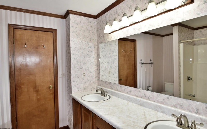 696 Deerfield Drive, Bridgeport, West Virginia 26330, 2 Bedrooms Bedrooms, 5 Rooms Rooms,1 BathroomBathrooms,Single Family Attached,For Sale,Deerfield,10159874