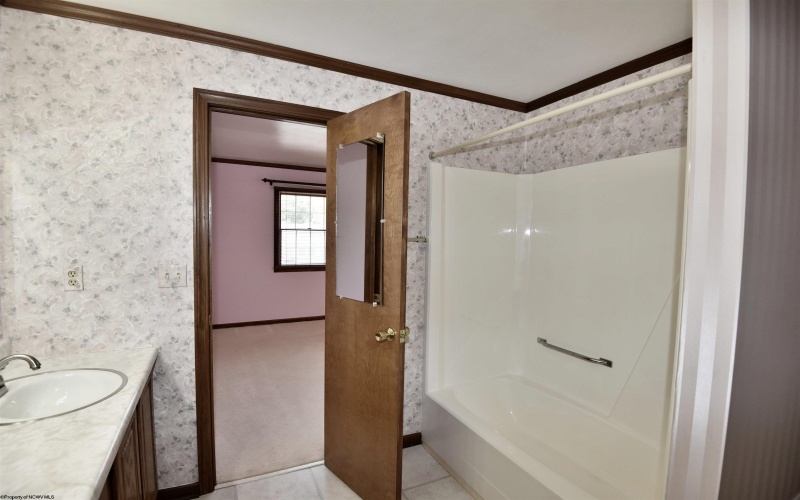 696 Deerfield Drive, Bridgeport, West Virginia 26330, 2 Bedrooms Bedrooms, 5 Rooms Rooms,1 BathroomBathrooms,Single Family Attached,For Sale,Deerfield,10159874