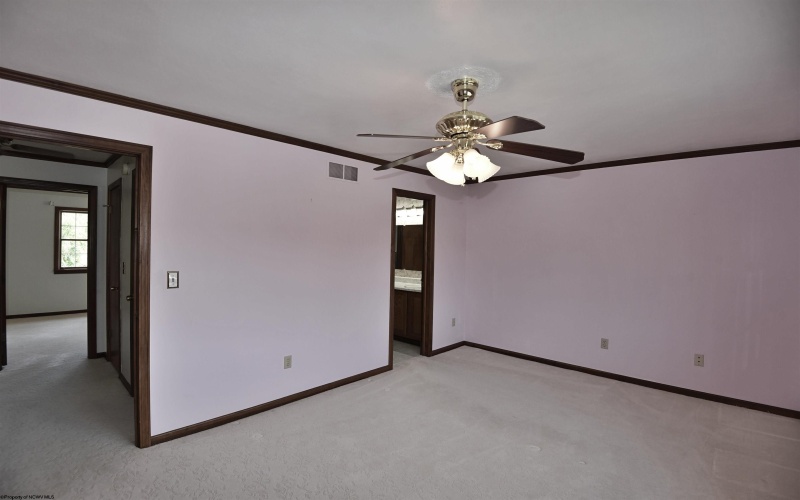 696 Deerfield Drive, Bridgeport, West Virginia 26330, 2 Bedrooms Bedrooms, 5 Rooms Rooms,1 BathroomBathrooms,Single Family Attached,For Sale,Deerfield,10159874