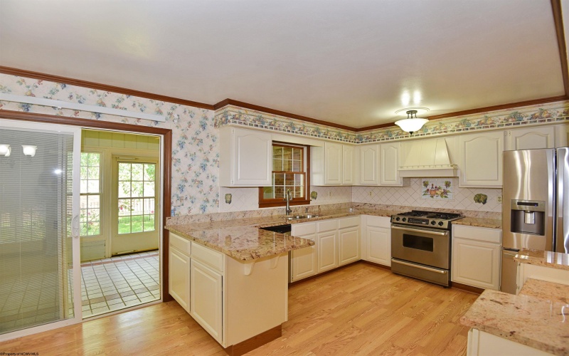 696 Deerfield Drive, Bridgeport, West Virginia 26330, 2 Bedrooms Bedrooms, 5 Rooms Rooms,1 BathroomBathrooms,Single Family Attached,For Sale,Deerfield,10159874