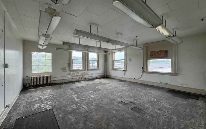 998 Minor Avenue, Fairmont, West Virginia 26554, ,Commercial/industrial,For Sale,Minor,10159865