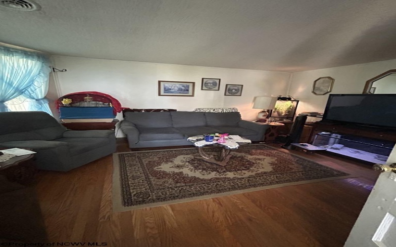 19 Pinnell Street, Buckhannon, West Virginia 26201, 2 Bedrooms Bedrooms, 5 Rooms Rooms,1 BathroomBathrooms,Single Family Detached,For Sale,Pinnell,10159858