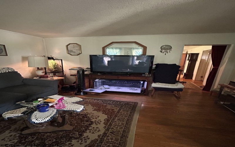 19 Pinnell Street, Buckhannon, West Virginia 26201, 2 Bedrooms Bedrooms, 5 Rooms Rooms,1 BathroomBathrooms,Single Family Detached,For Sale,Pinnell,10159858