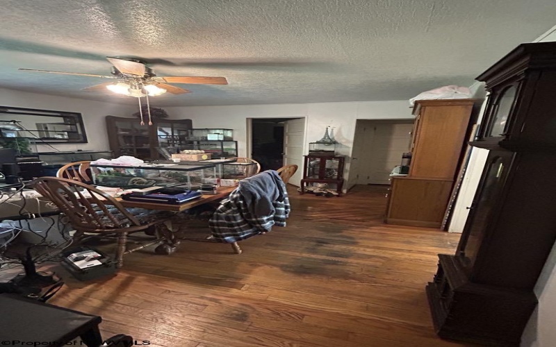 19 Pinnell Street, Buckhannon, West Virginia 26201, 2 Bedrooms Bedrooms, 5 Rooms Rooms,1 BathroomBathrooms,Single Family Detached,For Sale,Pinnell,10159858
