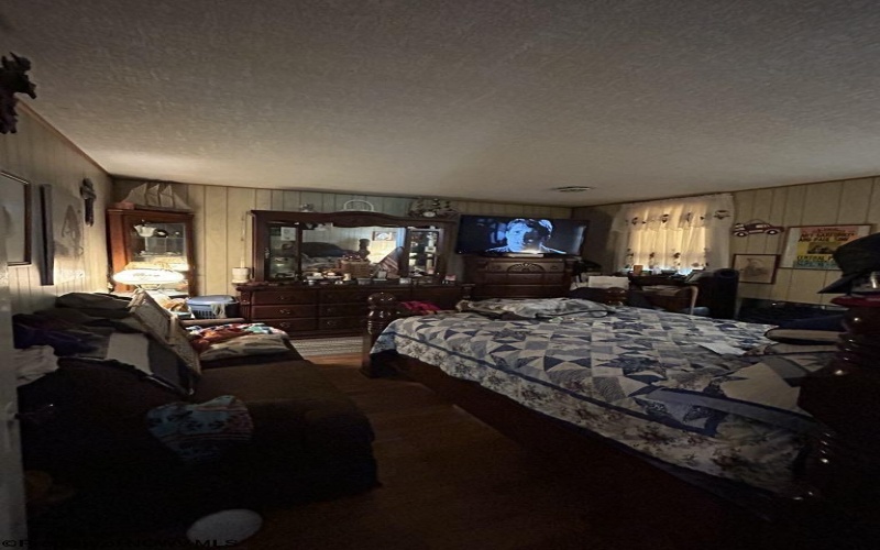 19 Pinnell Street, Buckhannon, West Virginia 26201, 2 Bedrooms Bedrooms, 5 Rooms Rooms,1 BathroomBathrooms,Single Family Detached,For Sale,Pinnell,10159858