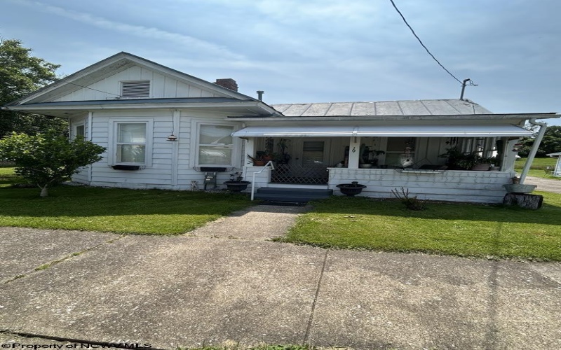 19 Pinnell Street, Buckhannon, West Virginia 26201, 2 Bedrooms Bedrooms, 5 Rooms Rooms,1 BathroomBathrooms,Single Family Detached,For Sale,Pinnell,10159858