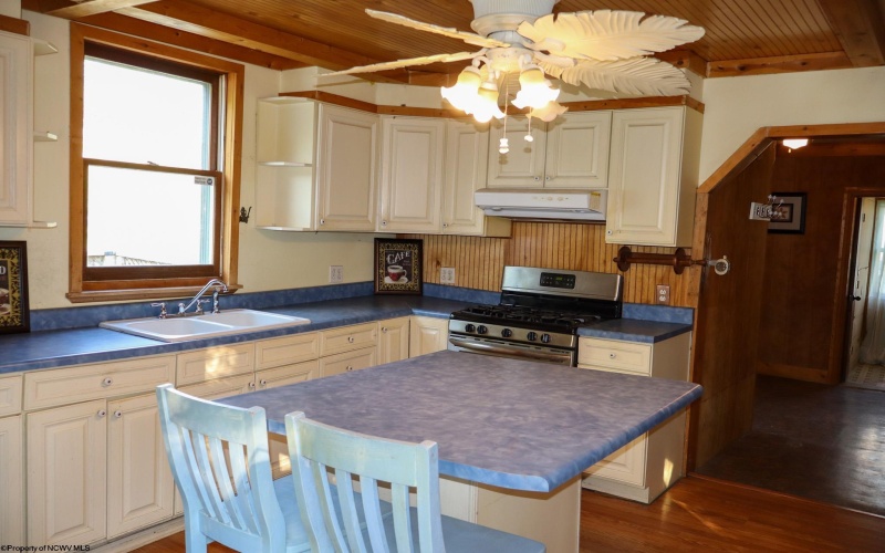 200 Spence Street, Fairmont, West Virginia 26554, 2 Bedrooms Bedrooms, 8 Rooms Rooms,1 BathroomBathrooms,Single Family Detached,For Sale,Spence,10159864