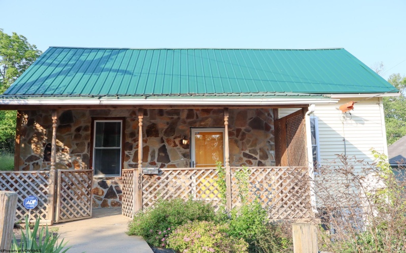 200 Spence Street, Fairmont, West Virginia 26554, 2 Bedrooms Bedrooms, 8 Rooms Rooms,1 BathroomBathrooms,Single Family Detached,For Sale,Spence,10159864
