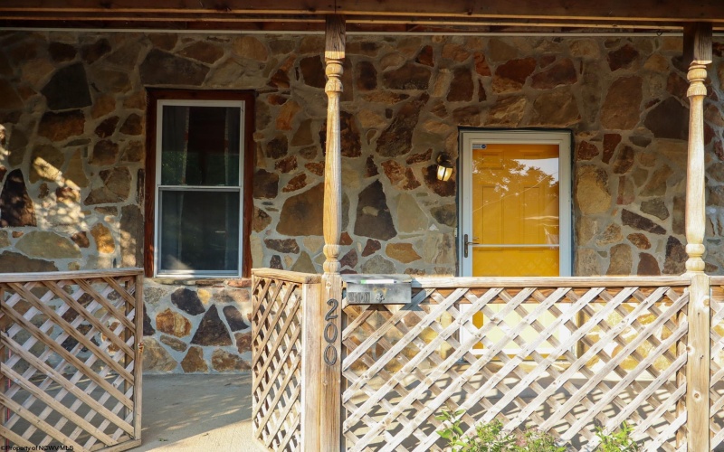 200 Spence Street, Fairmont, West Virginia 26554, 2 Bedrooms Bedrooms, 8 Rooms Rooms,1 BathroomBathrooms,Single Family Detached,For Sale,Spence,10159864