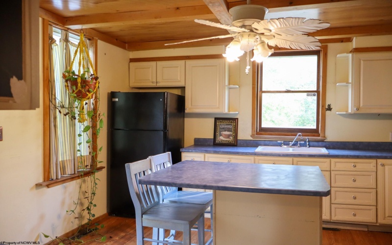 200 Spence Street, Fairmont, West Virginia 26554, 2 Bedrooms Bedrooms, 8 Rooms Rooms,1 BathroomBathrooms,Single Family Detached,For Sale,Spence,10159864