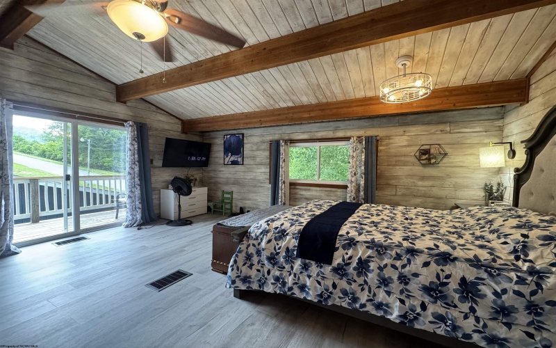 1854 Upper Lamberts Run Road, Clarksburg, West Virginia 26301, 4 Bedrooms Bedrooms, 8 Rooms Rooms,2 BathroomsBathrooms,Single Family Detached,For Sale,Upper Lamberts Run,10159862