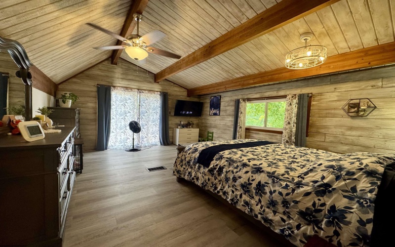 1854 Upper Lamberts Run Road, Clarksburg, West Virginia 26301, 4 Bedrooms Bedrooms, 8 Rooms Rooms,2 BathroomsBathrooms,Single Family Detached,For Sale,Upper Lamberts Run,10159862