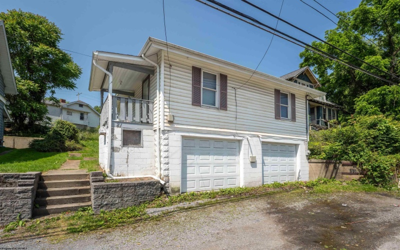 21 Dunkard Avenue, Westover, West Virginia 26501, 1 Bedroom Bedrooms, 4 Rooms Rooms,1 BathroomBathrooms,Single Family Detached,For Sale,Dunkard,10159873