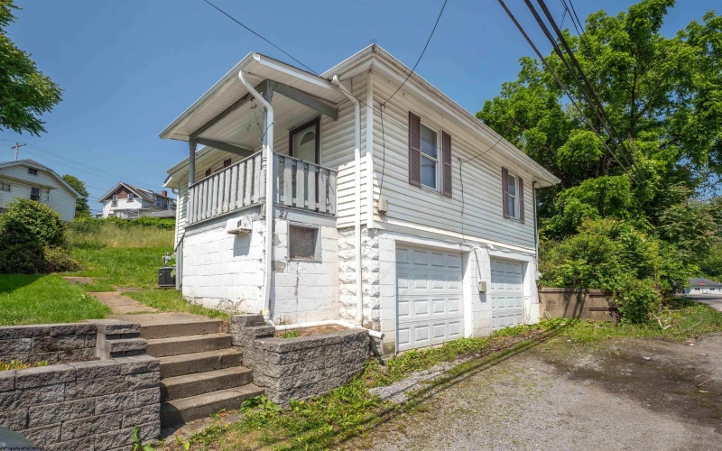 21 Dunkard Avenue, Westover, West Virginia 26501, 1 Bedroom Bedrooms, 4 Rooms Rooms,1 BathroomBathrooms,Single Family Detached,For Sale,Dunkard,10159873