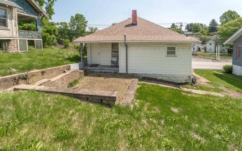 21 Dunkard Avenue, Westover, West Virginia 26501, 1 Bedroom Bedrooms, 4 Rooms Rooms,1 BathroomBathrooms,Single Family Detached,For Sale,Dunkard,10159873