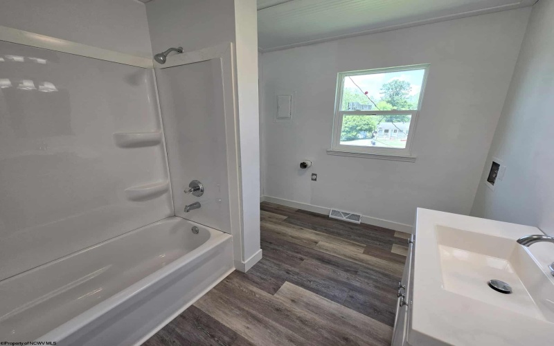 5059 Walnut Street, West Milford, West Virginia 26301, 3 Bedrooms Bedrooms, 5 Rooms Rooms,1 BathroomBathrooms,Single Family Detached,For Sale,Walnut,10159859