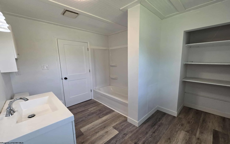 5059 Walnut Street, West Milford, West Virginia 26301, 3 Bedrooms Bedrooms, 5 Rooms Rooms,1 BathroomBathrooms,Single Family Detached,For Sale,Walnut,10159859