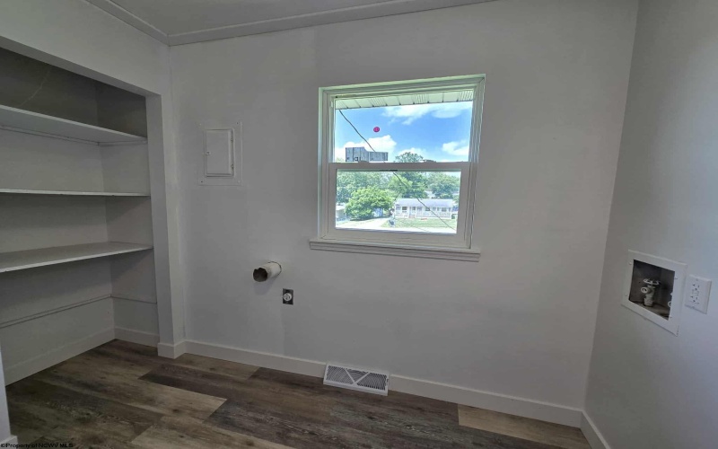 5059 Walnut Street, West Milford, West Virginia 26301, 3 Bedrooms Bedrooms, 5 Rooms Rooms,1 BathroomBathrooms,Single Family Detached,For Sale,Walnut,10159859