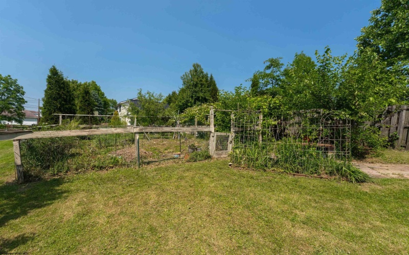 454 Kensington Avenue, Star City, West Virginia 26505, 1 Bedroom Bedrooms, 6 Rooms Rooms,1 BathroomBathrooms,Single Family Detached,For Sale,Kensington,10159886