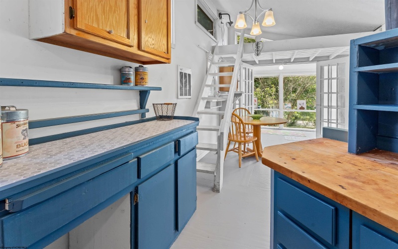 454 Kensington Avenue, Star City, West Virginia 26505, 1 Bedroom Bedrooms, 6 Rooms Rooms,1 BathroomBathrooms,Single Family Detached,For Sale,Kensington,10159886