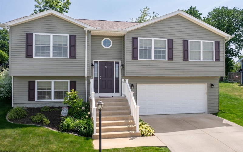 9 Founders Way, Morgantown, West Virginia 26508, 3 Bedrooms Bedrooms, 7 Rooms Rooms,3 BathroomsBathrooms,Single Family Detached,For Sale,Founders,10159880
