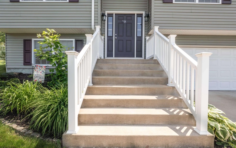 9 Founders Way, Morgantown, West Virginia 26508, 3 Bedrooms Bedrooms, 7 Rooms Rooms,3 BathroomsBathrooms,Single Family Detached,For Sale,Founders,10159880