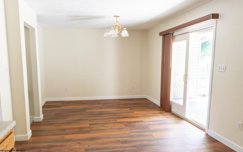 880 Tremont Street, Morgantown, West Virginia 26505, 3 Bedrooms Bedrooms, 6 Rooms Rooms,2 BathroomsBathrooms,Single Family Attached,For Sale,Tremont,10159885