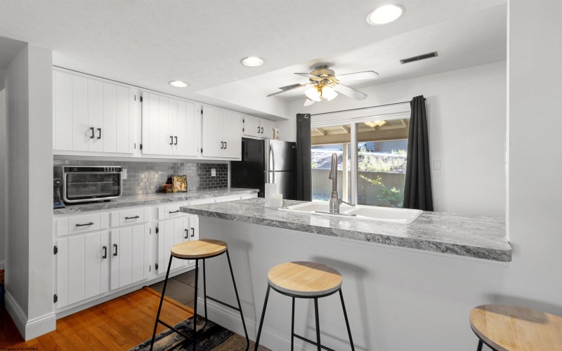 1230 Van Voorhis Road, Morgantown, West Virginia 26505, 3 Bedrooms Bedrooms, 5 Rooms Rooms,2 BathroomsBathrooms,Single Family Attached,For Sale,Van Voorhis,10159887