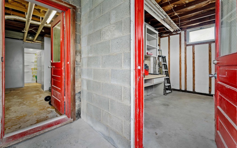 210 New York Avenue, Westover, West Virginia 26501, 2 Bedrooms Bedrooms, 7 Rooms Rooms,2 BathroomsBathrooms,Single Family Detached,For Sale,New York,10159903