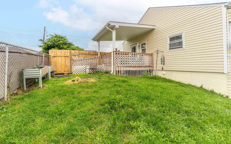 210 New York Avenue, Westover, West Virginia 26501, 2 Bedrooms Bedrooms, 7 Rooms Rooms,2 BathroomsBathrooms,Single Family Detached,For Sale,New York,10159903