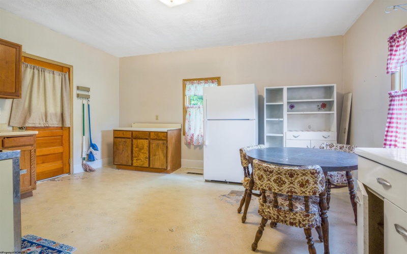 240 Diamond Avenue, Morgantown, West Virginia 26505, 2 Bedrooms Bedrooms, 4 Rooms Rooms,1 BathroomBathrooms,Single Family Detached,For Sale,Diamond,10159889
