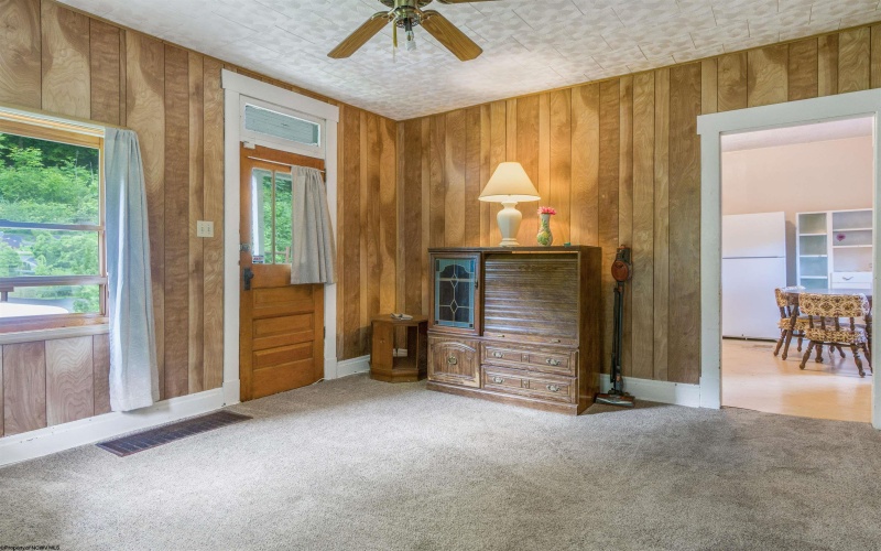 240 Diamond Avenue, Morgantown, West Virginia 26505, 2 Bedrooms Bedrooms, 4 Rooms Rooms,1 BathroomBathrooms,Single Family Detached,For Sale,Diamond,10159889