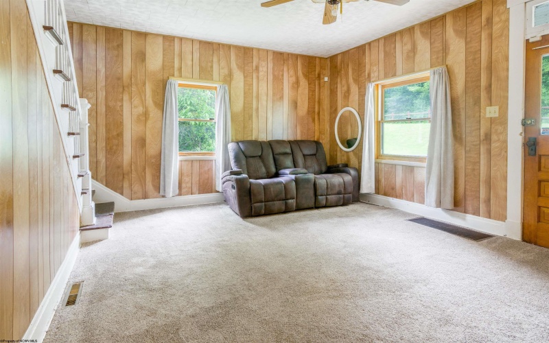 240 Diamond Avenue, Morgantown, West Virginia 26505, 2 Bedrooms Bedrooms, 4 Rooms Rooms,1 BathroomBathrooms,Single Family Detached,For Sale,Diamond,10159889