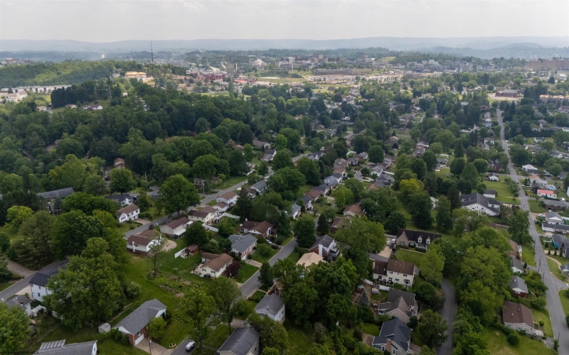 1457 Dogwood Avenue, Morgantown, West Virginia 26505, 3 Bedrooms Bedrooms, 7 Rooms Rooms,2 BathroomsBathrooms,Single Family Detached,For Sale,Dogwood,10159890