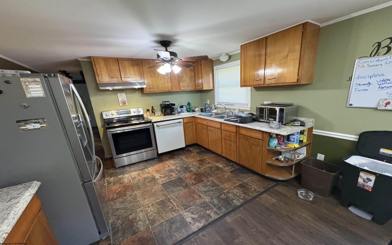 8 4th Street, Westover, West Virginia 26501, 3 Bedrooms Bedrooms, 6 Rooms Rooms,3 BathroomsBathrooms,Single Family Detached,For Sale,4th,10159900