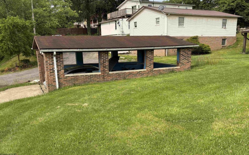 8 4th Street, Westover, West Virginia 26501, 3 Bedrooms Bedrooms, 6 Rooms Rooms,3 BathroomsBathrooms,Single Family Detached,For Sale,4th,10159900