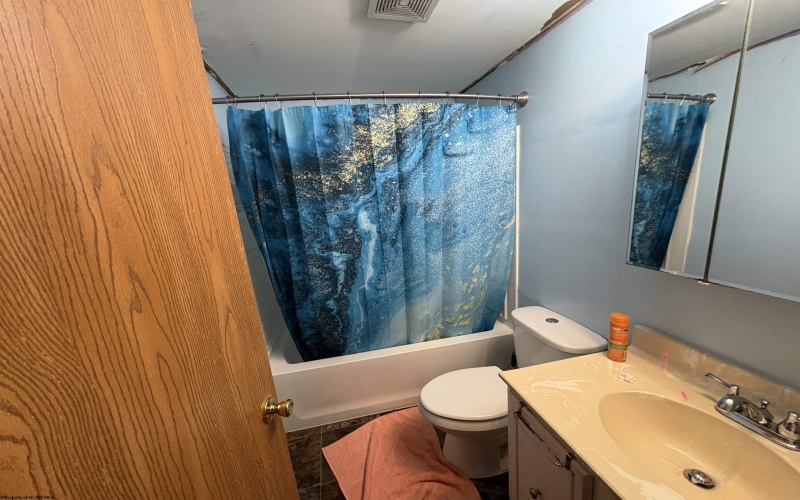 8 4th Street, Westover, West Virginia 26501, 3 Bedrooms Bedrooms, 6 Rooms Rooms,3 BathroomsBathrooms,Single Family Detached,For Sale,4th,10159900