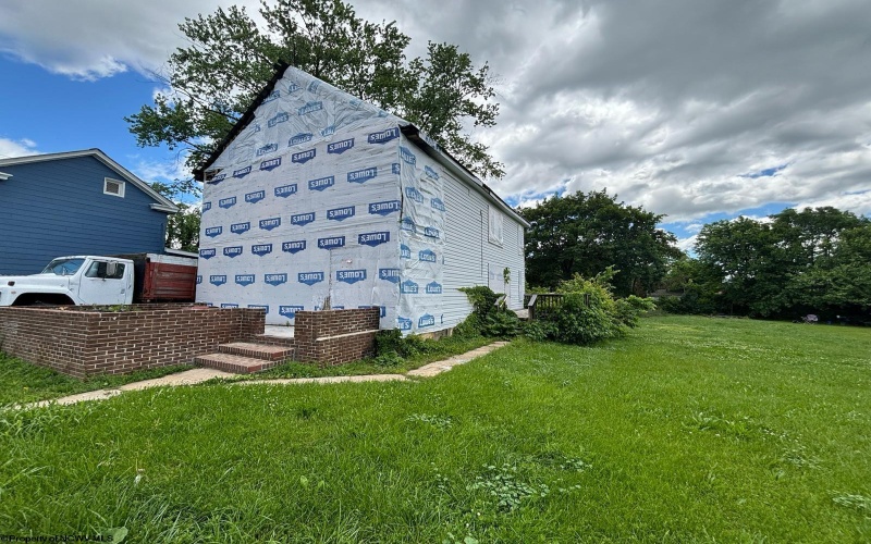 904 Florida Avenue, Martinsburg, West Virginia 25401, 3 Bedrooms Bedrooms, 6 Rooms Rooms,1 BathroomBathrooms,Single Family Detached,For Sale,Florida,10159888