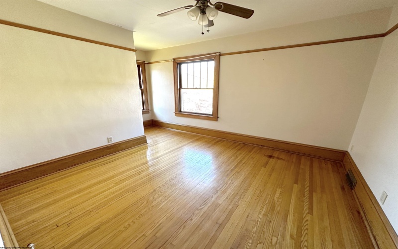 117 7th Street, Weston, West Virginia 26452, 4 Bedrooms Bedrooms, 9 Rooms Rooms,1 BathroomBathrooms,Single Family Detached,For Sale,7th,10156971