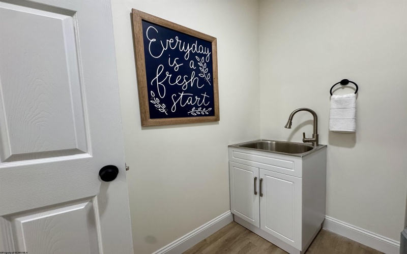 1595 Mary Lou Retton Drive, Fairmont, West Virginia 26554, 4 Bedrooms Bedrooms, 6 Rooms Rooms,3 BathroomsBathrooms,Single Family Detached,For Sale,Mary Lou Retton,10159896