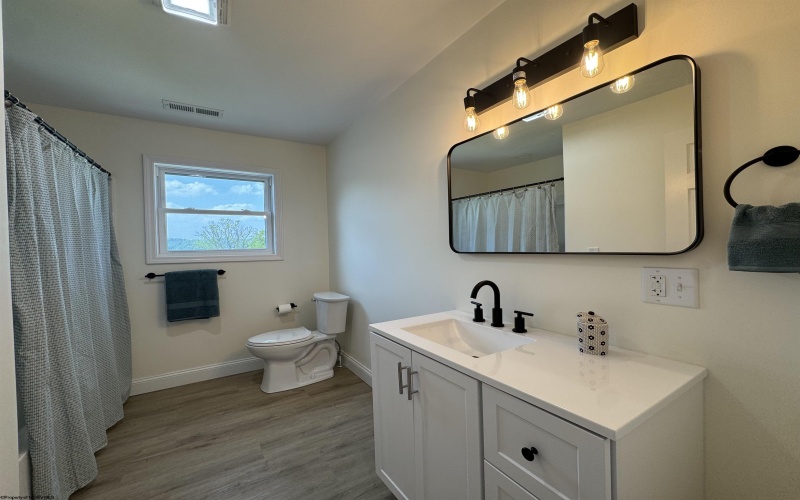 1595 Mary Lou Retton Drive, Fairmont, West Virginia 26554, 4 Bedrooms Bedrooms, 6 Rooms Rooms,3 BathroomsBathrooms,Single Family Detached,For Sale,Mary Lou Retton,10159896