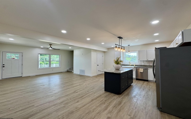 1595 Mary Lou Retton Drive, Fairmont, West Virginia 26554, 4 Bedrooms Bedrooms, 6 Rooms Rooms,3 BathroomsBathrooms,Single Family Detached,For Sale,Mary Lou Retton,10159896