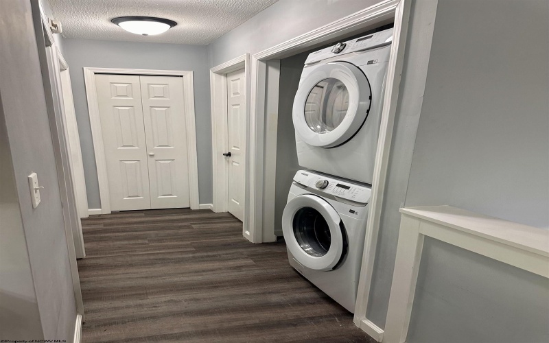 2073 Junkins Avenue, Clarksburg, West Virginia 26301, 3 Bedrooms Bedrooms, 5 Rooms Rooms,2 BathroomsBathrooms,Single Family Detached,For Sale,Junkins,10159898