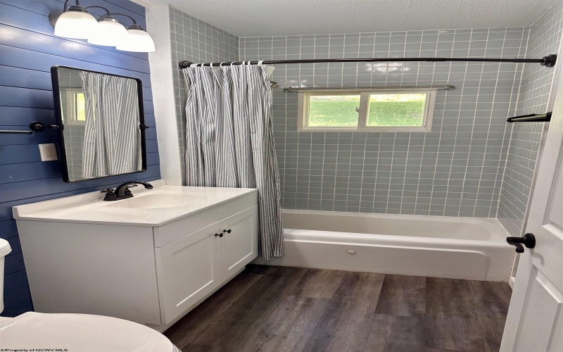 2073 Junkins Avenue, Clarksburg, West Virginia 26301, 3 Bedrooms Bedrooms, 5 Rooms Rooms,2 BathroomsBathrooms,Single Family Detached,For Sale,Junkins,10159898