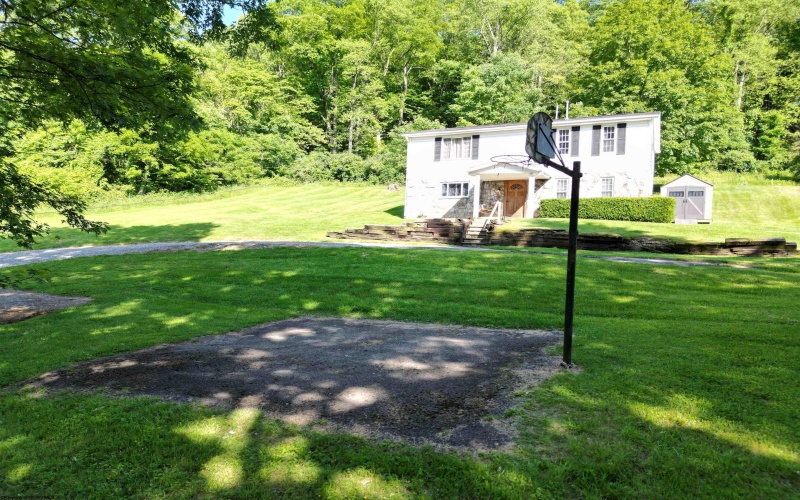 2073 Junkins Avenue, Clarksburg, West Virginia 26301, 3 Bedrooms Bedrooms, 5 Rooms Rooms,2 BathroomsBathrooms,Single Family Detached,For Sale,Junkins,10159898