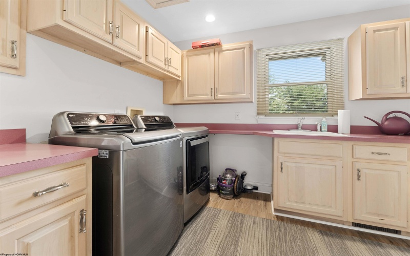 1300 Deer Run, Morgantown, West Virginia 26508, 4 Bedrooms Bedrooms, 12 Rooms Rooms,3 BathroomsBathrooms,Single Family Detached,For Sale,Deer,10159892