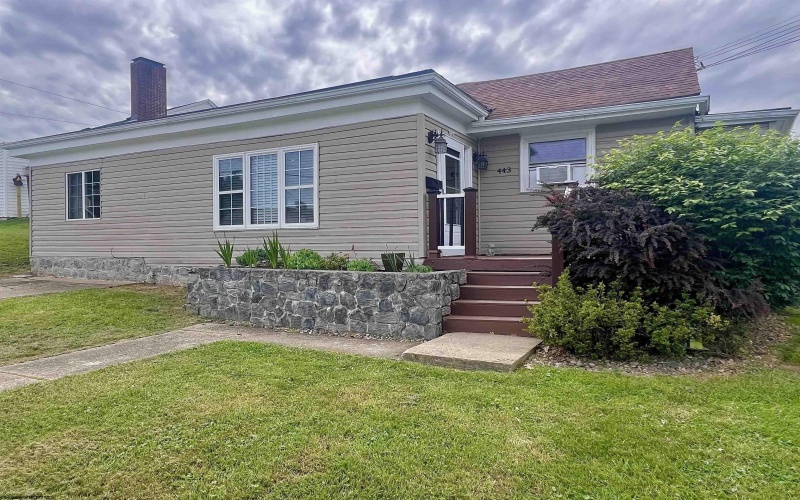 443 Lawman Avenue, Bridgeport, West Virginia 26330, 3 Bedrooms Bedrooms, 6 Rooms Rooms,1 BathroomBathrooms,Single Family Detached,For Sale,Lawman,10159904