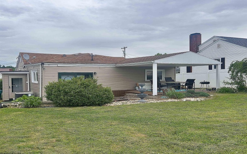 443 Lawman Avenue, Bridgeport, West Virginia 26330, 3 Bedrooms Bedrooms, 6 Rooms Rooms,1 BathroomBathrooms,Single Family Detached,For Sale,Lawman,10159904