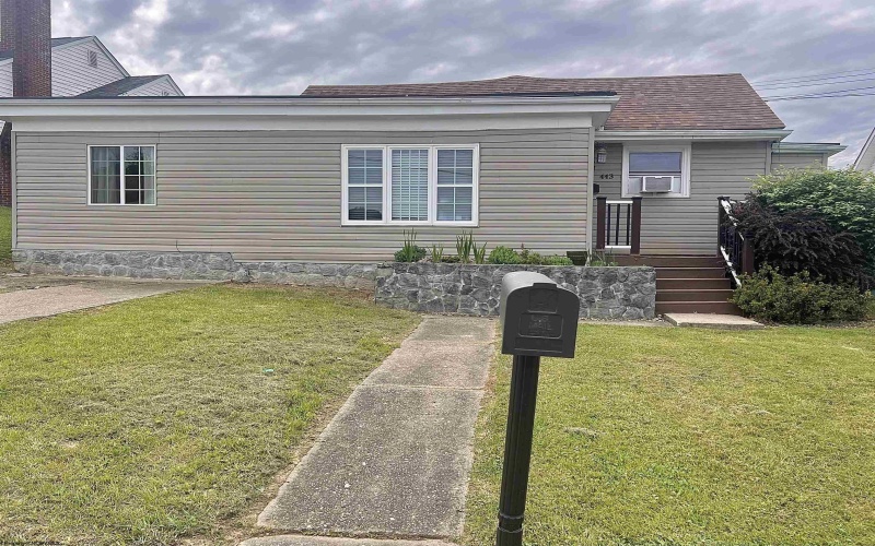 443 Lawman Avenue, Bridgeport, West Virginia 26330, 3 Bedrooms Bedrooms, 6 Rooms Rooms,1 BathroomBathrooms,Single Family Detached,For Sale,Lawman,10159904